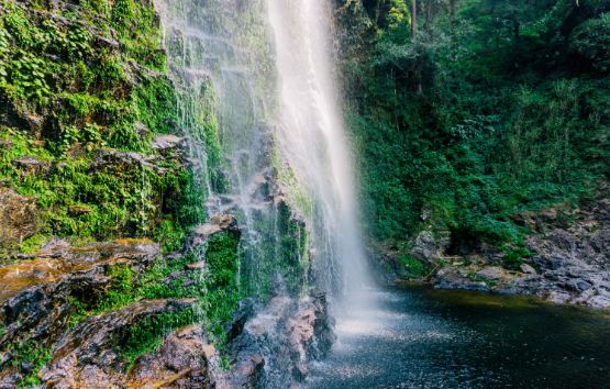 Golden-stream-love-waterfall-Sapa-Vietnam-1